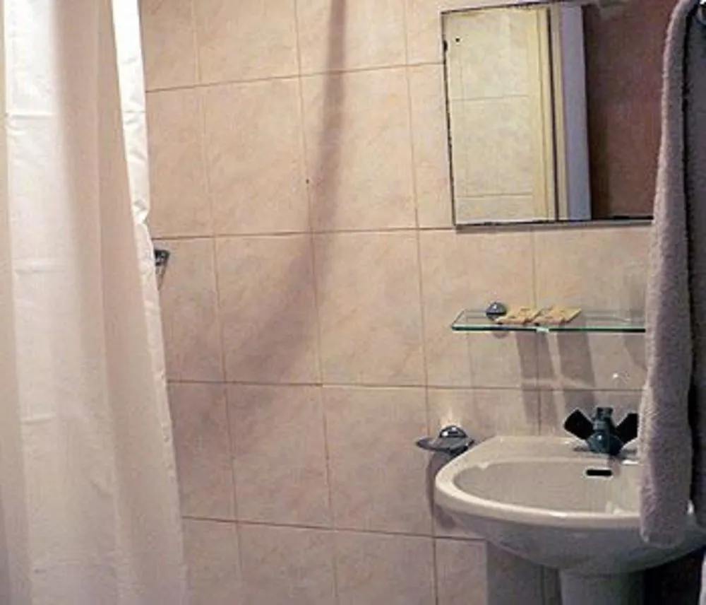Hotel Leonard De Vinci 75011 Paryż
